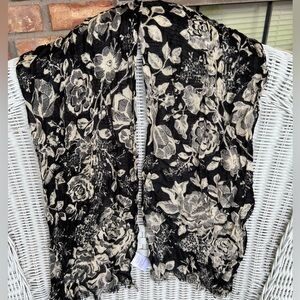 Isaac Mizrahi muffler boa style black & white floral scarf.  Good condition